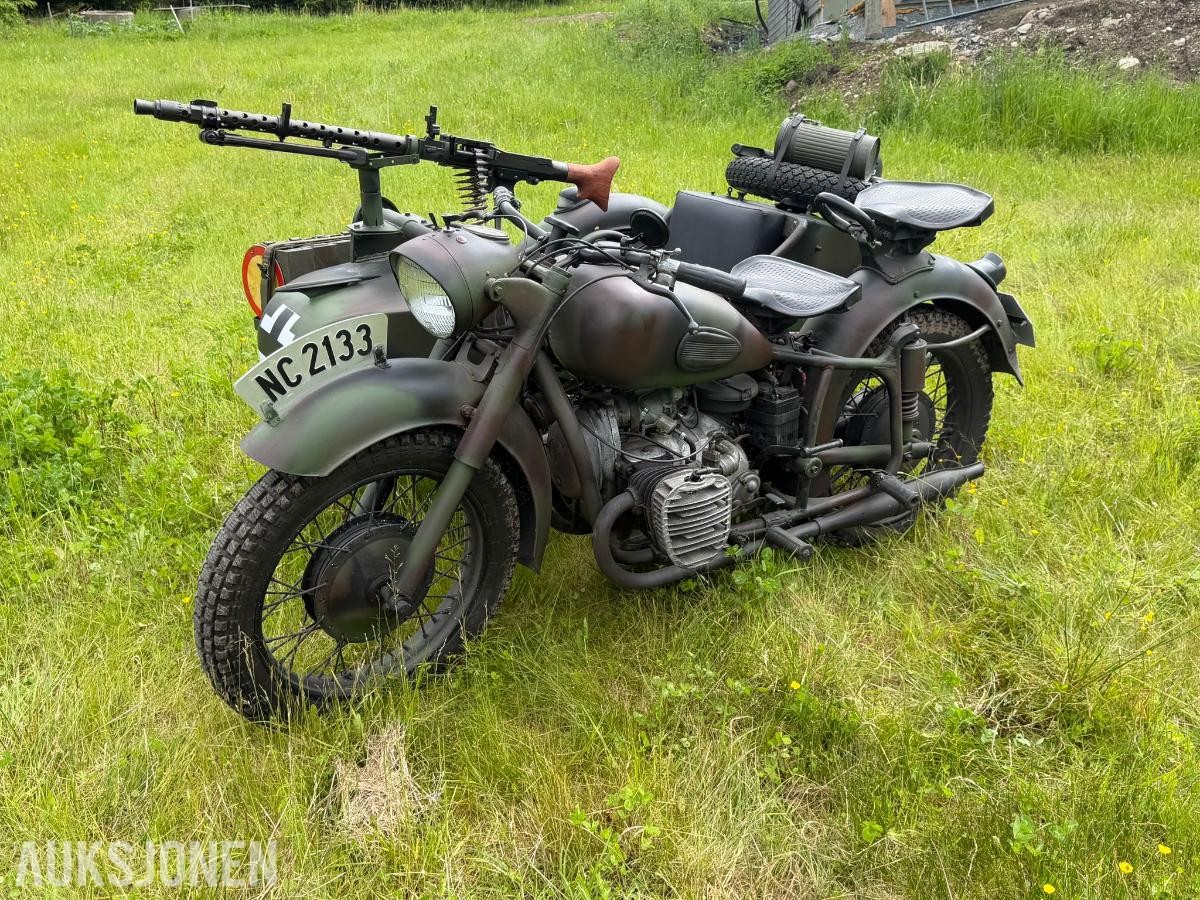 1966 KMZ K-750 - WWII-replika med sidevogn
